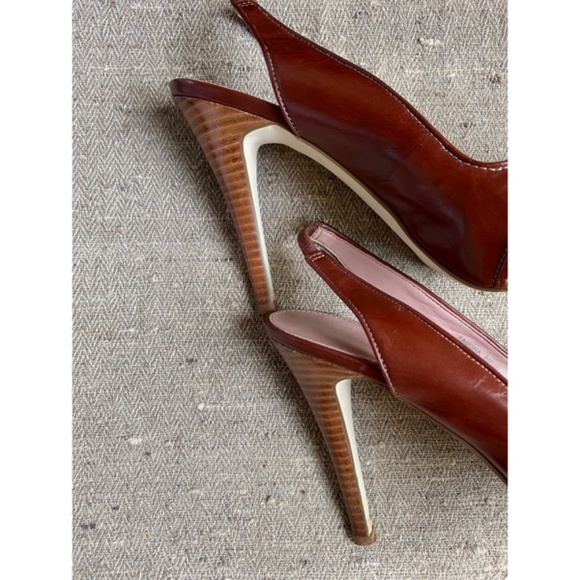 CALVIN KLEIN Heels Like New! - Picture 4 of 10
